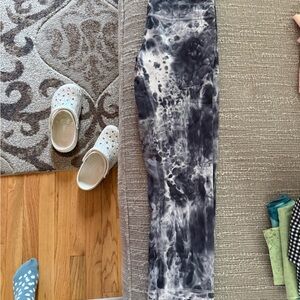 Lululemon Athletica Navy and Gray Tie-Dye Leggings Size 4